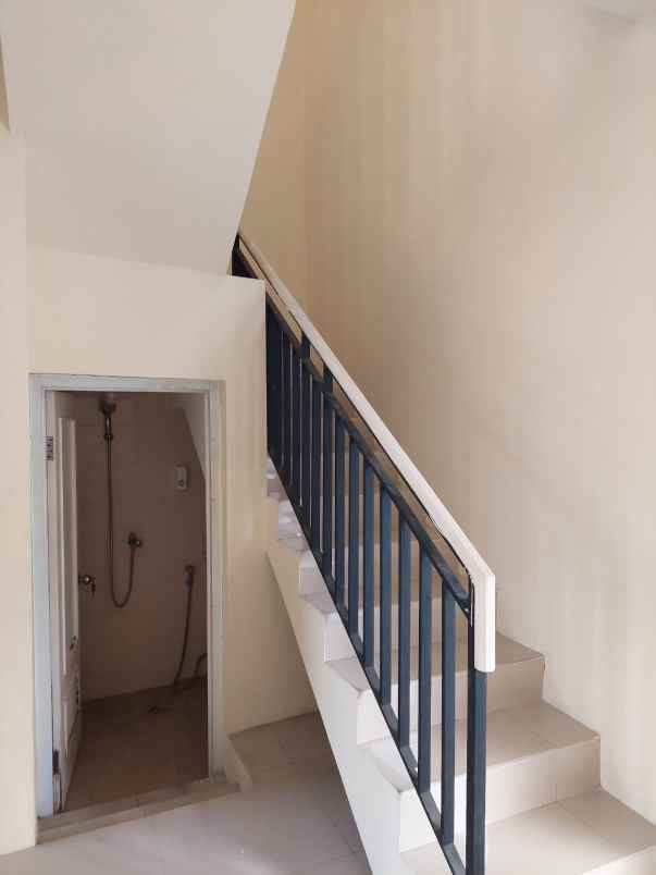 dijual rumah minimalis mewah siap huni