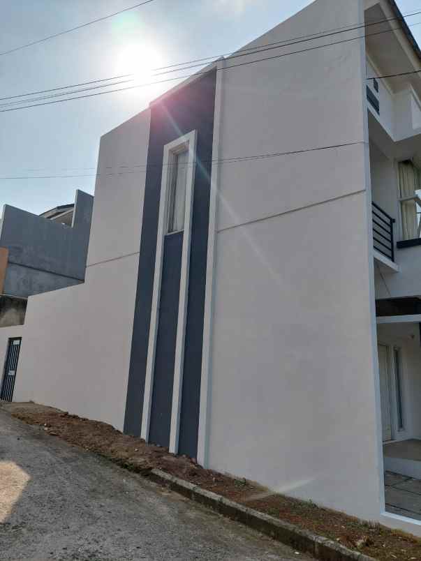 dijual rumah minimalis mewah siap huni