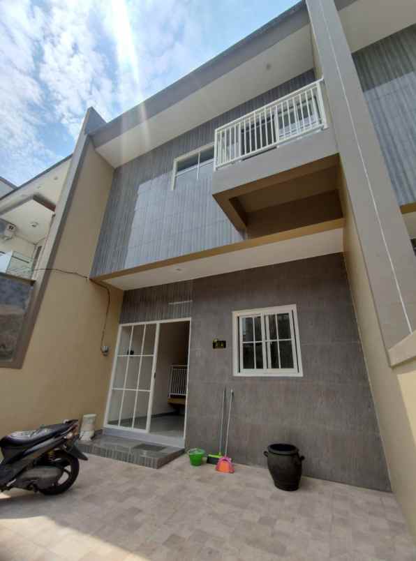 dijual rumah mulyorejo