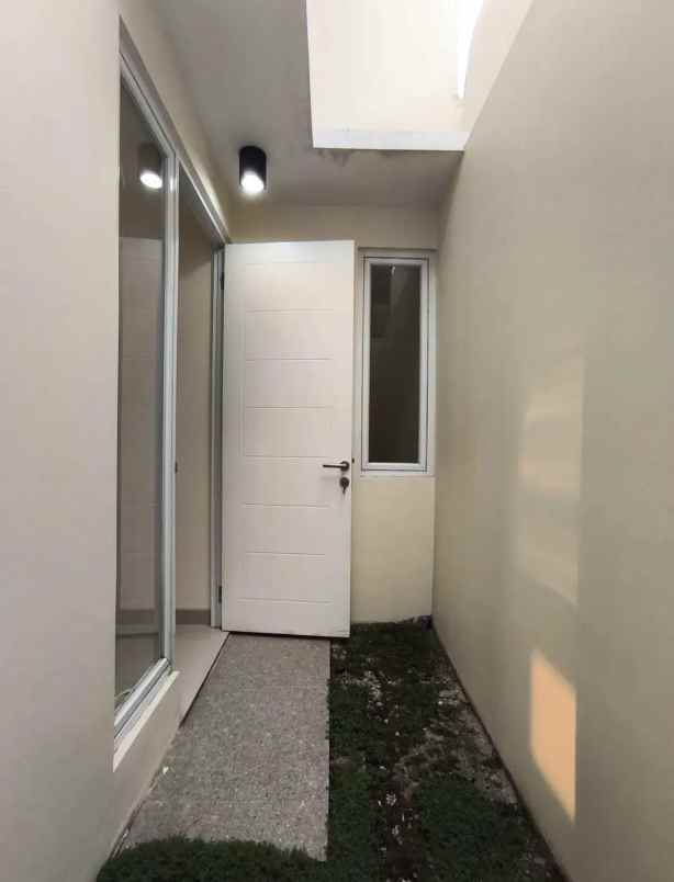 dijual rumah murah desain minimalis di ciputat serua