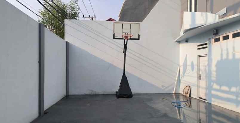 dijual rumah nginden