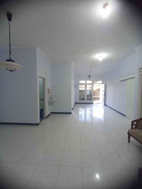 dijual rumah nirwana eksekutif