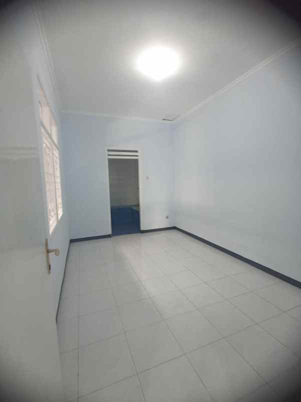 dijual rumah nirwana eksekutif