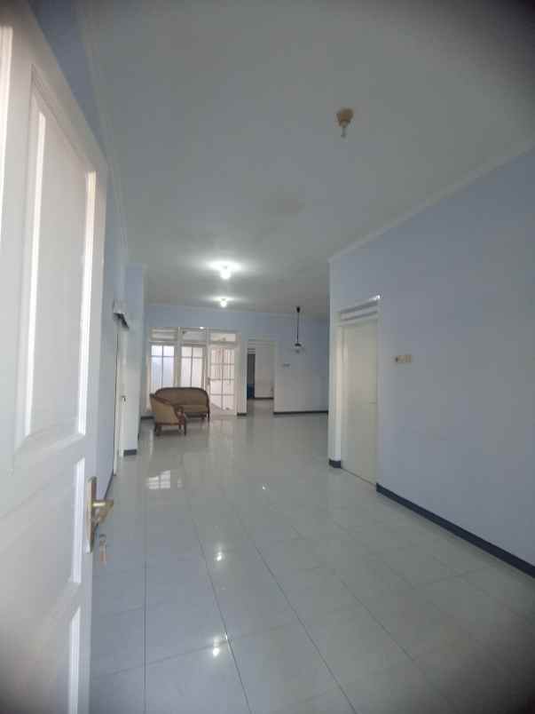 dijual rumah nirwana eksekutif