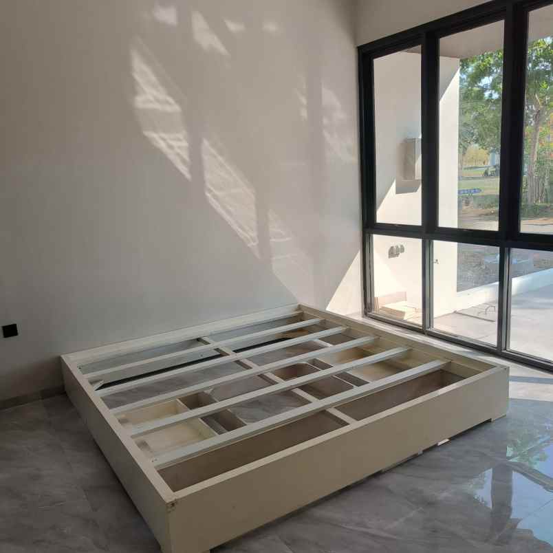 dijual rumah north vicrtoria