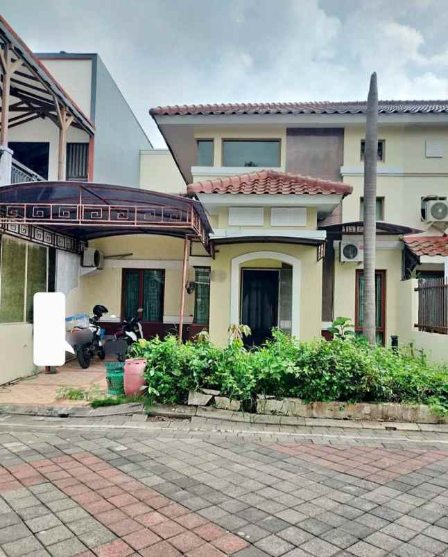 dijual rumah one gate system graha wahid semarang