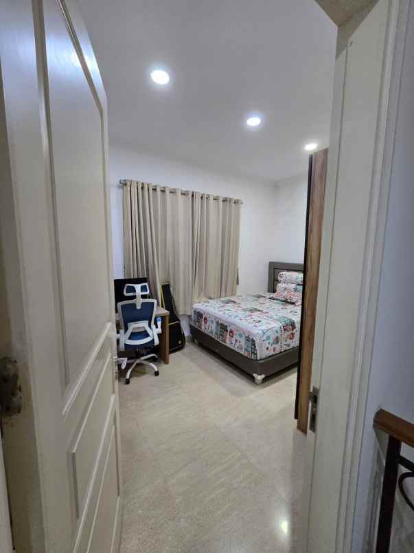 dijual rumah opulence residence d3