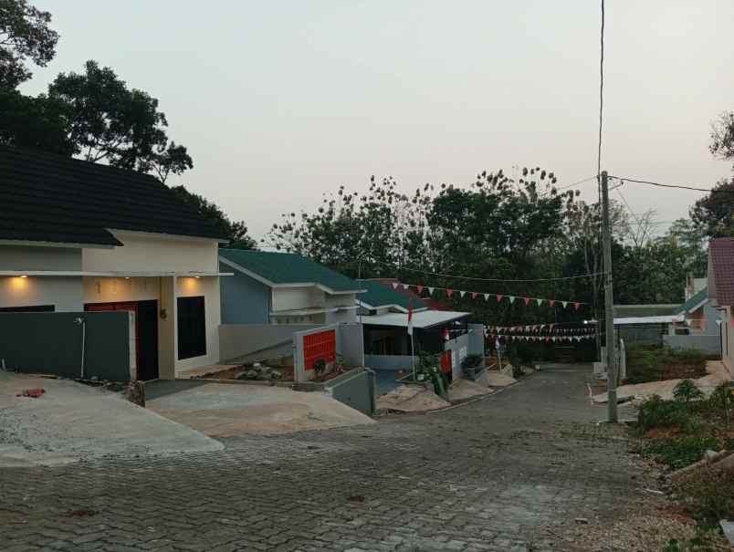 dijual rumah pakintelan