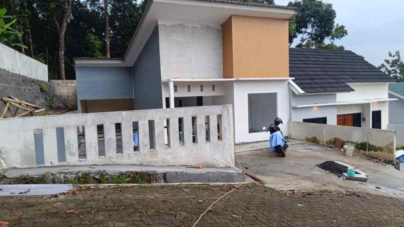 dijual rumah pakintelan