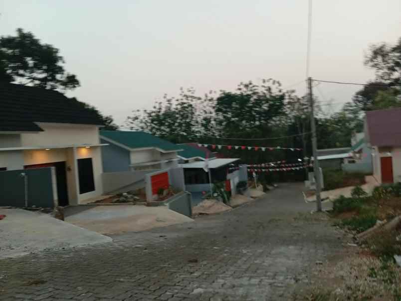 dijual rumah pakintelan