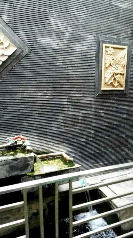 dijual rumah pakuwon city