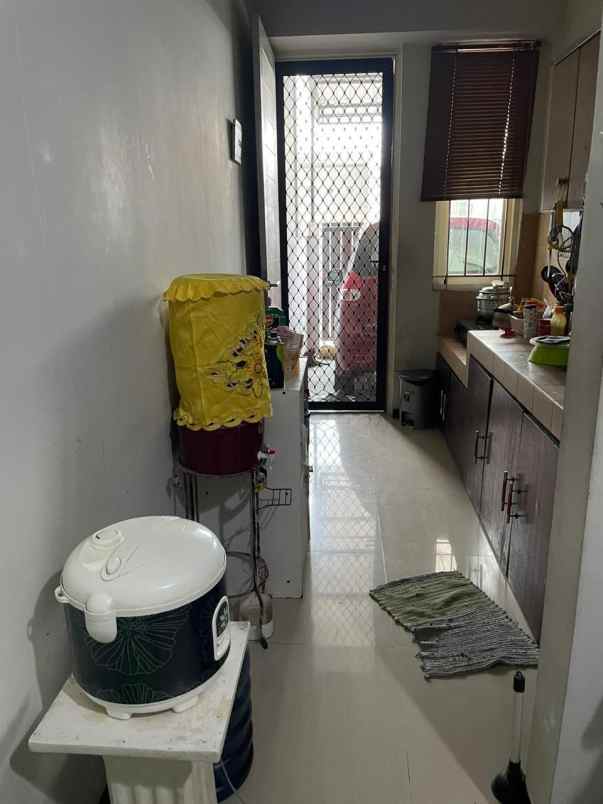 dijual rumah pakuwon city florence