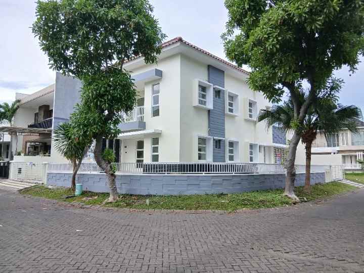 dijual rumah pakuwon city surabaya