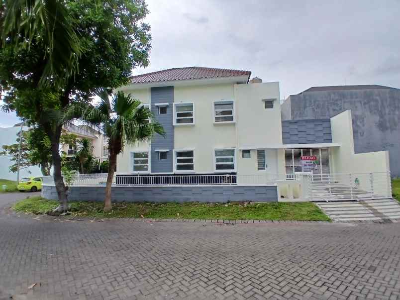 dijual rumah pakuwon city surabaya