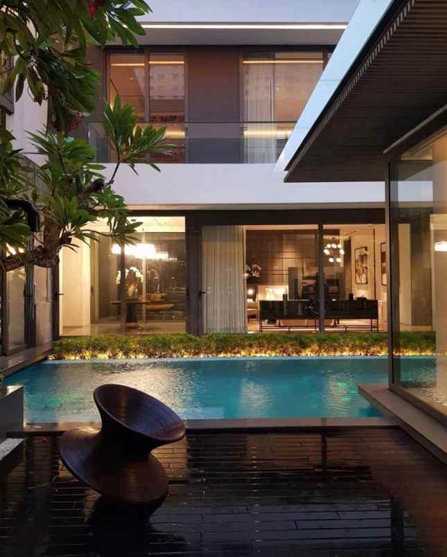 dijual rumah pakuwon indah
