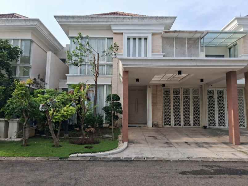dijual rumah pakuwon indah la riz minimalis