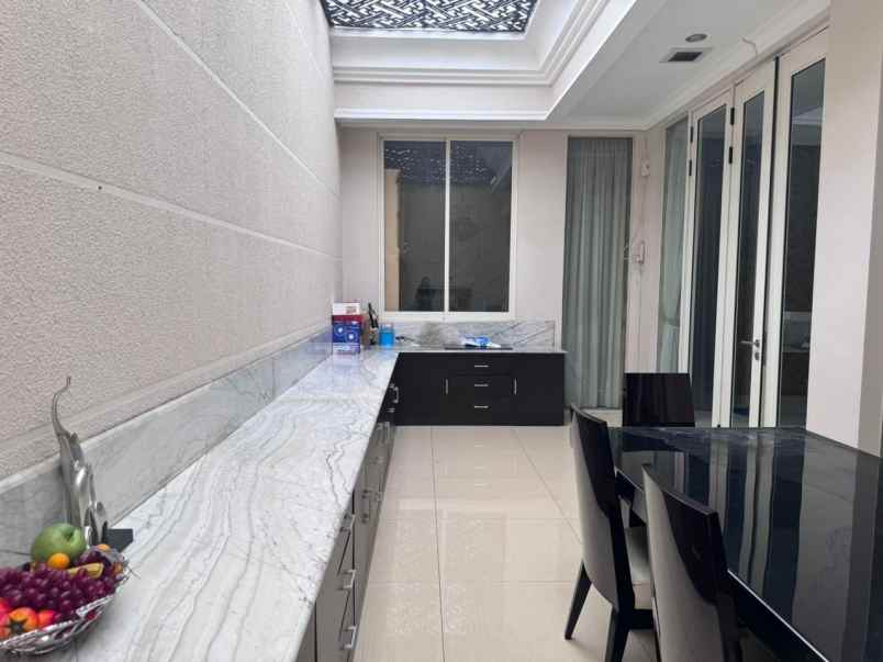 dijual rumah pakuwon indah la riz minimalis