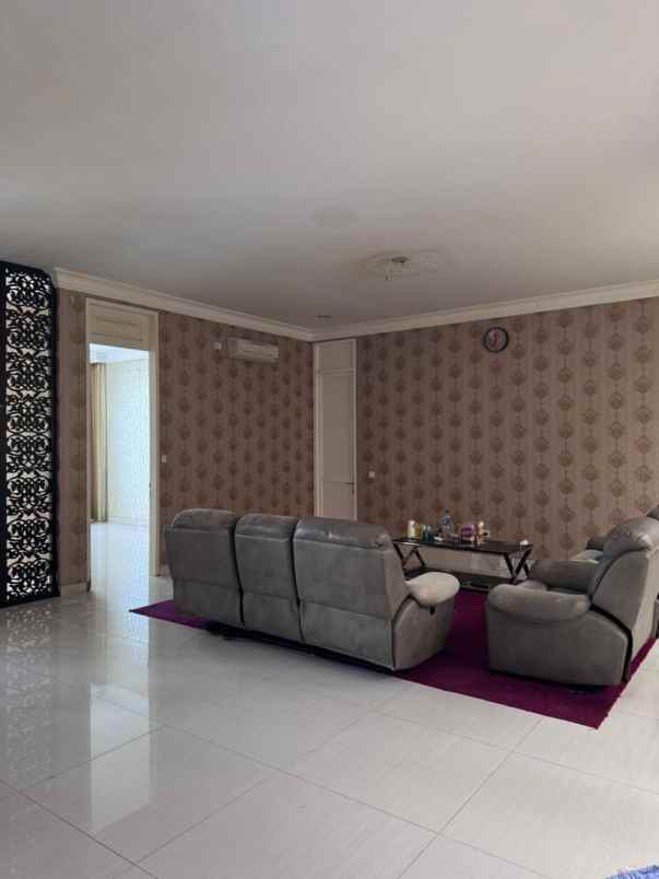 dijual rumah pakuwon indah la riz minimalis