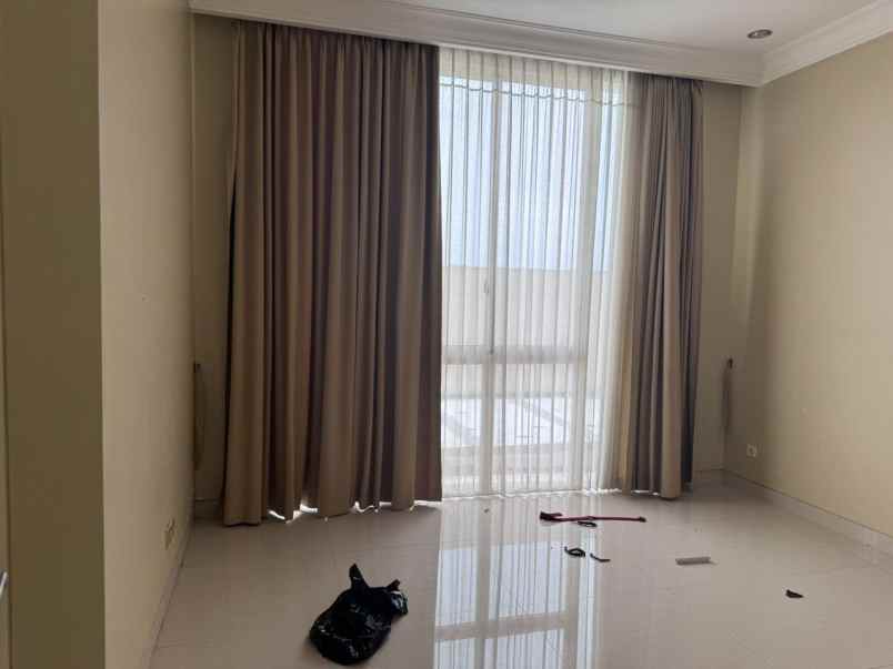 dijual rumah pakuwon indah la riz minimalis