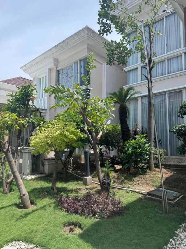dijual rumah pakuwon indah la riz minimalis