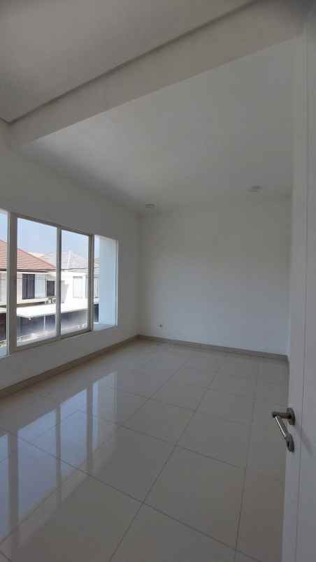 dijual rumah pantai mentari