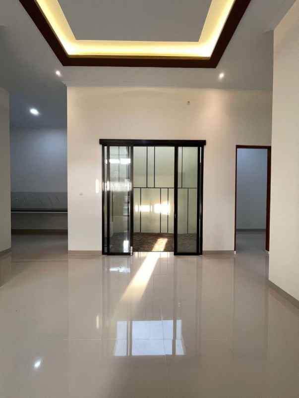 dijual rumah pasar cebongan