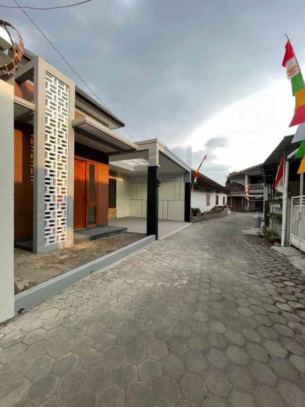 dijual rumah pasar cebongan