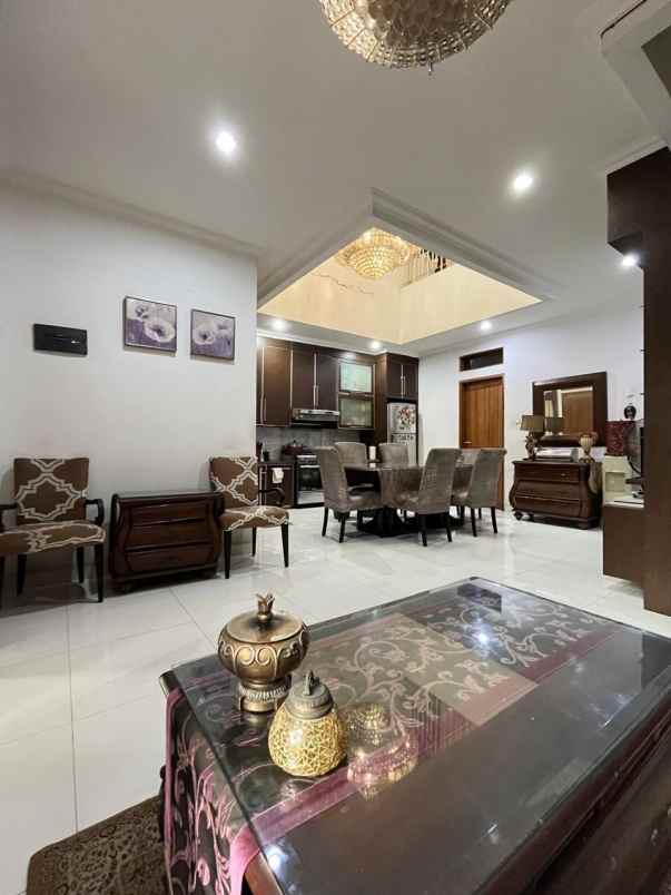 dijual rumah pasar minggu