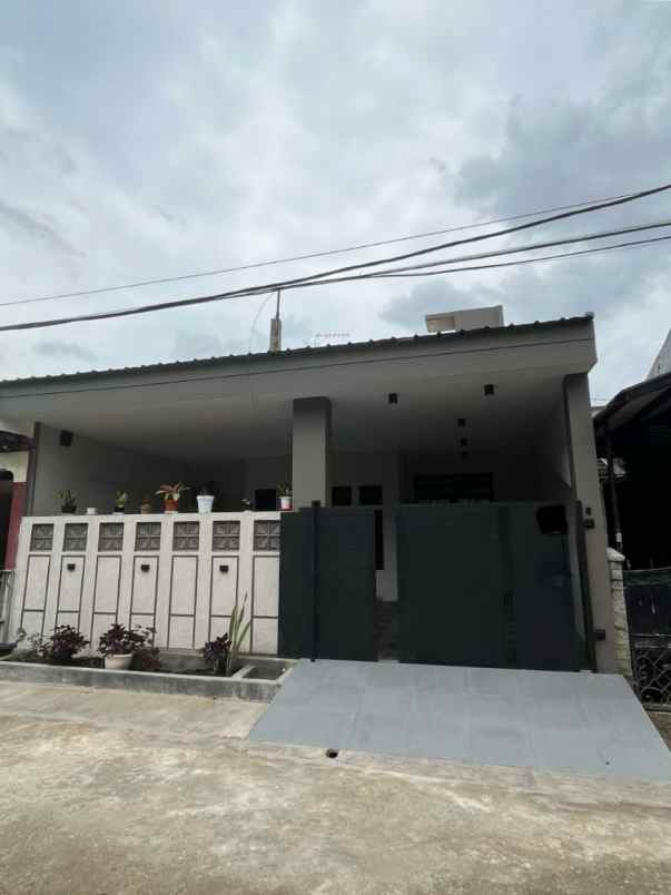 dijual rumah pekayon