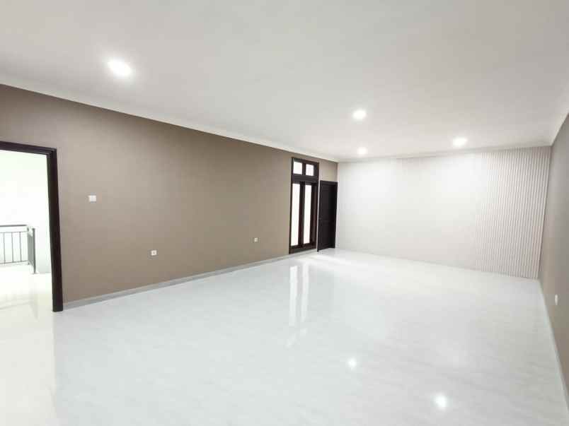 dijual rumah pelangi gading residence