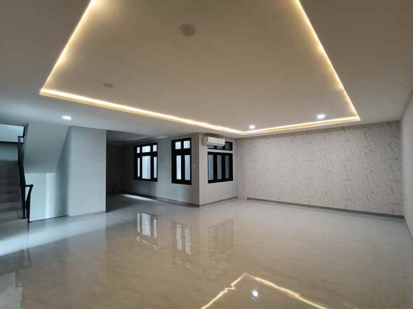 dijual rumah pelangi gading residence