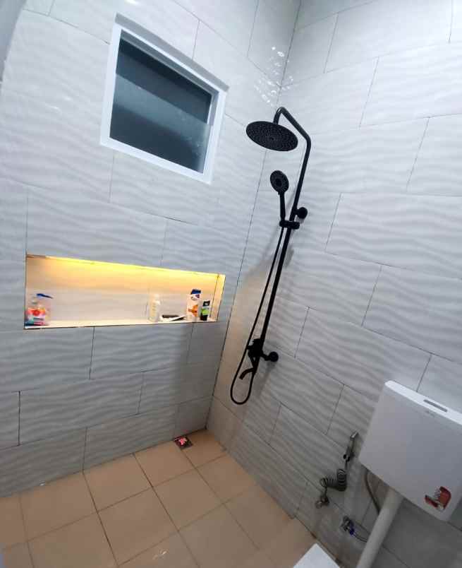 dijual rumah perumahan de kandias grande