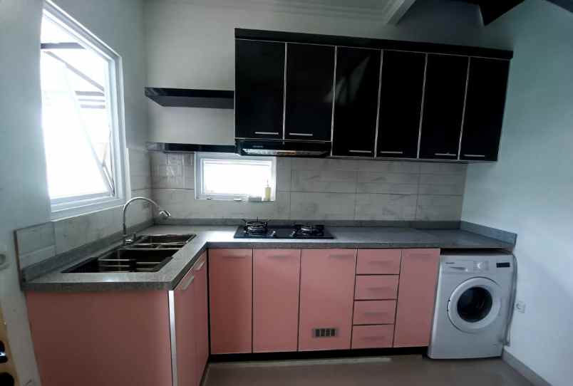 dijual rumah perumahan de kandias grande