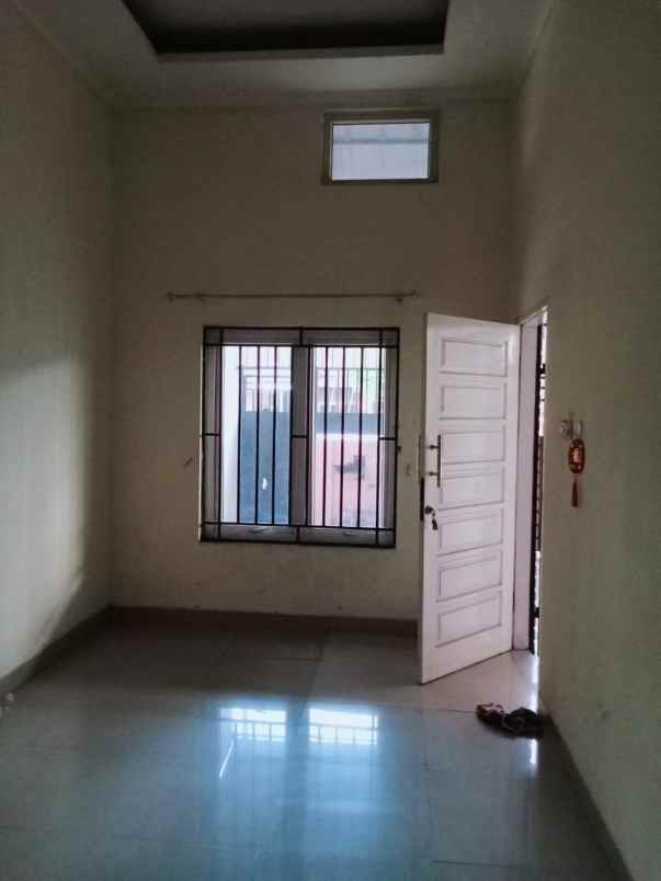 dijual rumah perumahan duta bandara