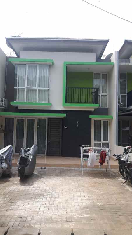 dijual rumah perumahan green court
