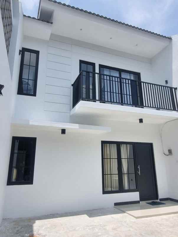 dijual rumah perumahan green mansion