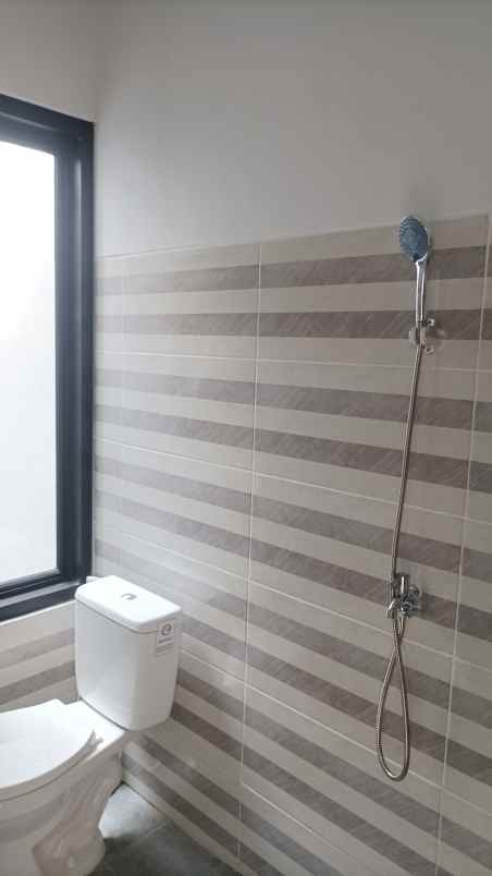 dijual rumah perumahan gunung anyar emas