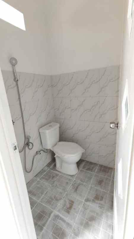 dijual rumah perumahan oma view