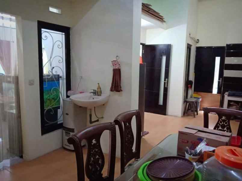 dijual rumah perumahan palm oasis