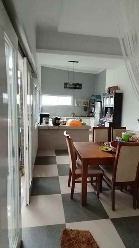 dijual rumah perumahan permata karisma