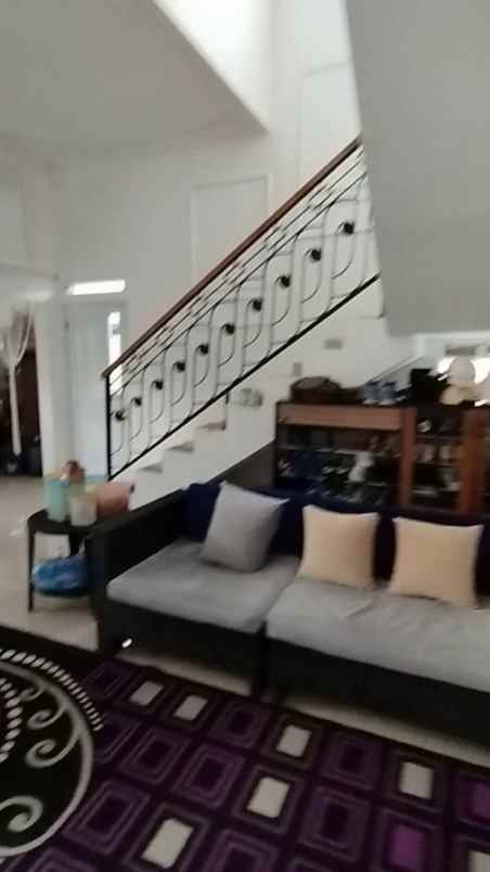 dijual rumah perumahan permata karisma