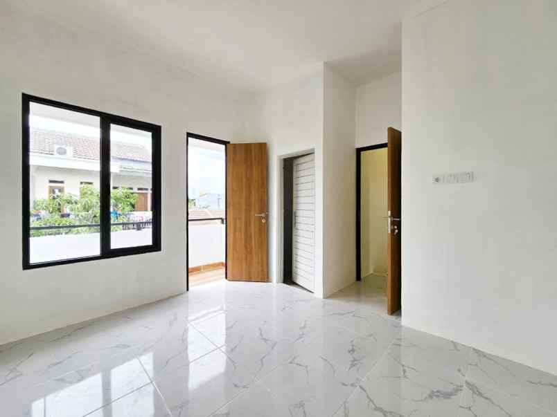 dijual rumah perumahan pesona anggrek