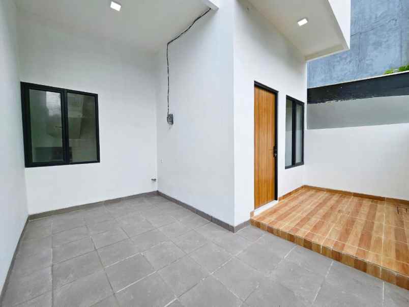 dijual rumah perumahan pesona anggrek