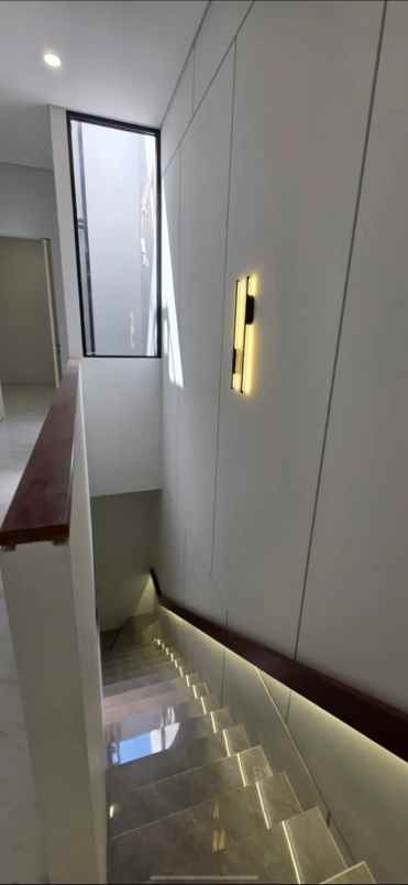 dijual rumah perumahan sutorejo prima