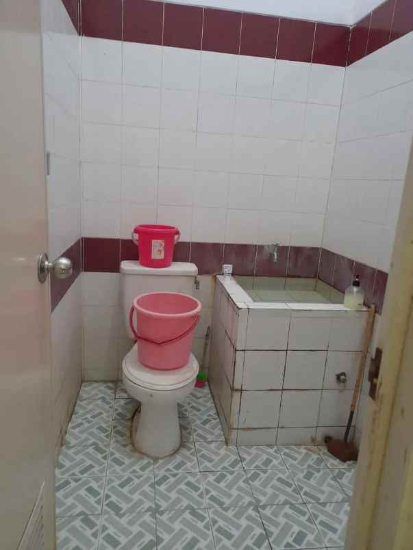 dijual rumah perumahan taman kota