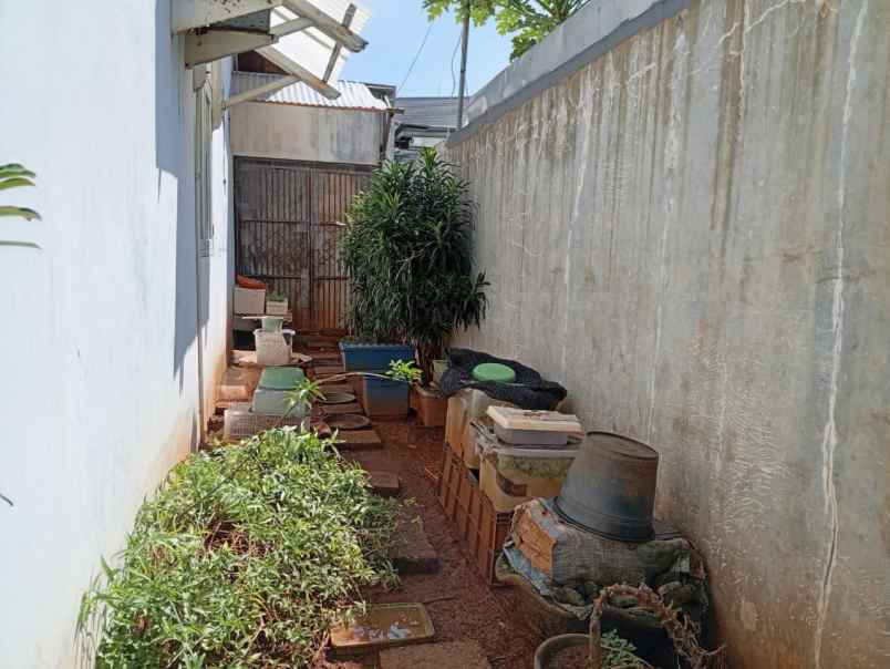 dijual rumah perumahan taman kota