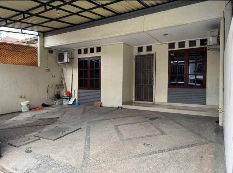 dijual rumah perumahan taman kota jl