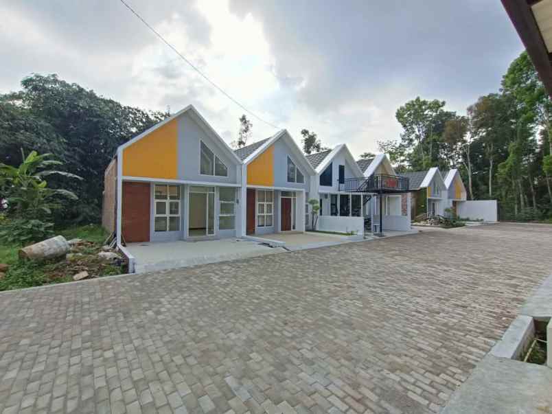 dijual rumah perumahan tamansari residence