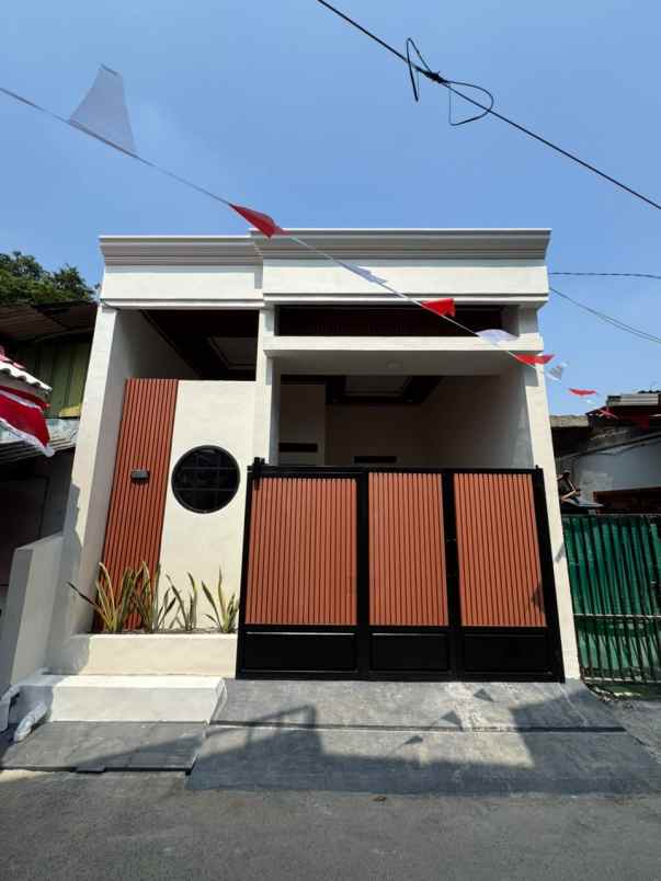 dijual rumah perumnas 1 jl semangka 3