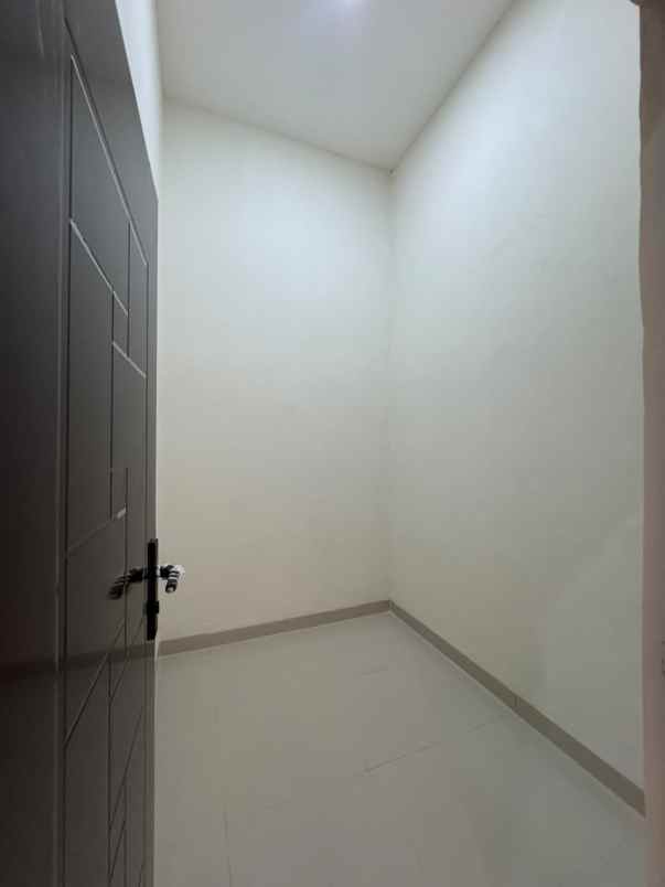 dijual rumah perumnas 1 jl semangka 3